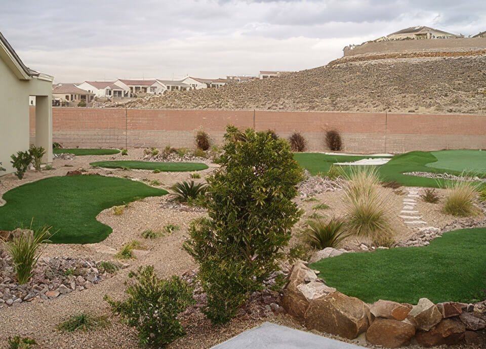 backyard chipping and putting course in Phoenix desert